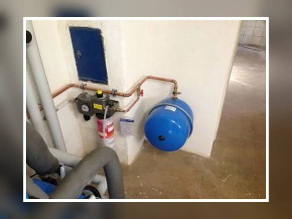 Technikkomponenten einer Heizungs- und Warmwasseranlage